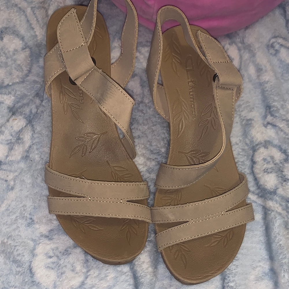 CL by Laundry Women's Tan Strappy Wedges